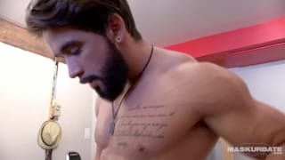 Maskurbate Lumberjack Hunk has a Nice Cock