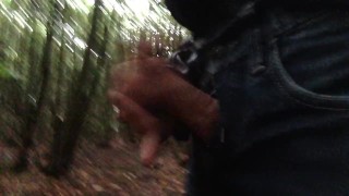 Risky jerking and cumming in public exhibitionist